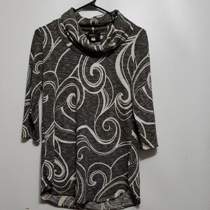 ANDRIA LIEU Elegant Black and Cream Swirl Pattern 3/4 Sleeve Tunic